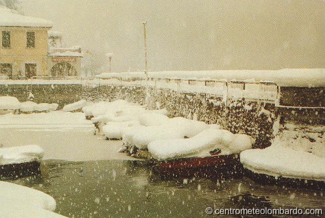 03.jpg - Dongo (CO), alto Lario. (Meteocomo.it - dal libro "Como e il Lario sotto la neve")