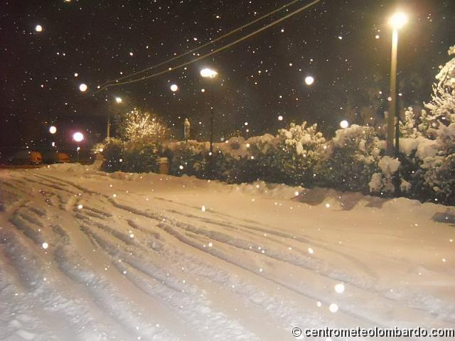 DSCN0405.jpg - 2 Febbraio 2012, Tavazzano (LO), accumulo totale di neve: 21 cm (Fabio Passalacqua)