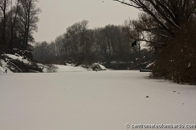 b5.jpg - 12 Febbraio 2012 -  Mezzana Bigli (PV), lanca giacciata sul fiume Po (Giovanni Vecchio)