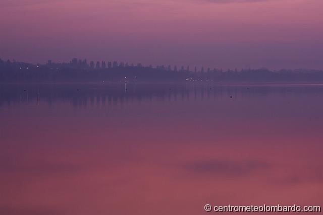 6.JPG - Schiranna (VA). Tinte autunnali sul lago di Varese. (Alessio Panarella)