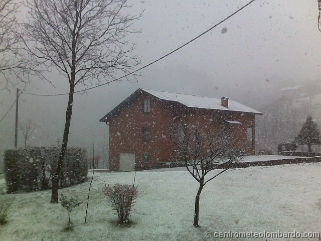 33.jpg - Domenica, h.9,15. Pontegiurino (BG). Foto di Manuel Todeschini.