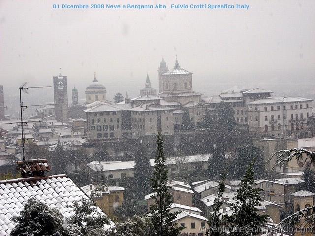 1.JPG - Bergamo Alta,  colle S.Vigilio, ore 12. Foto di Fulvio Crotti Spreafico.