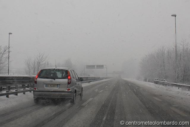 26.JPG - Castronno (VA). Ore 15.45. Autostrada A8. (Alessio Panarella)